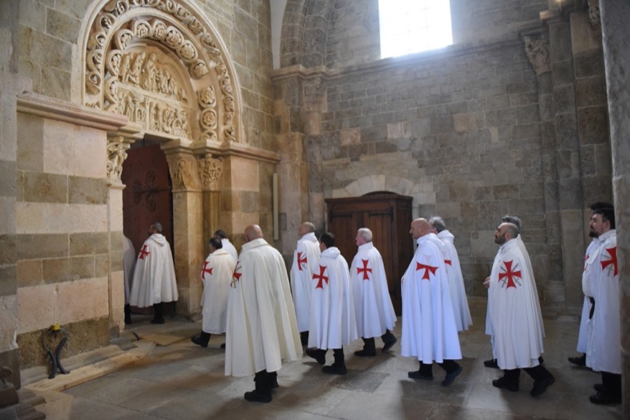 Retraite Spirituelle Internationale de Paris 2024 – 2 – Pèlerinage et participation à la Sainte Messe dans la Basilique Sainte-Marie-Madeleine de Vézelay