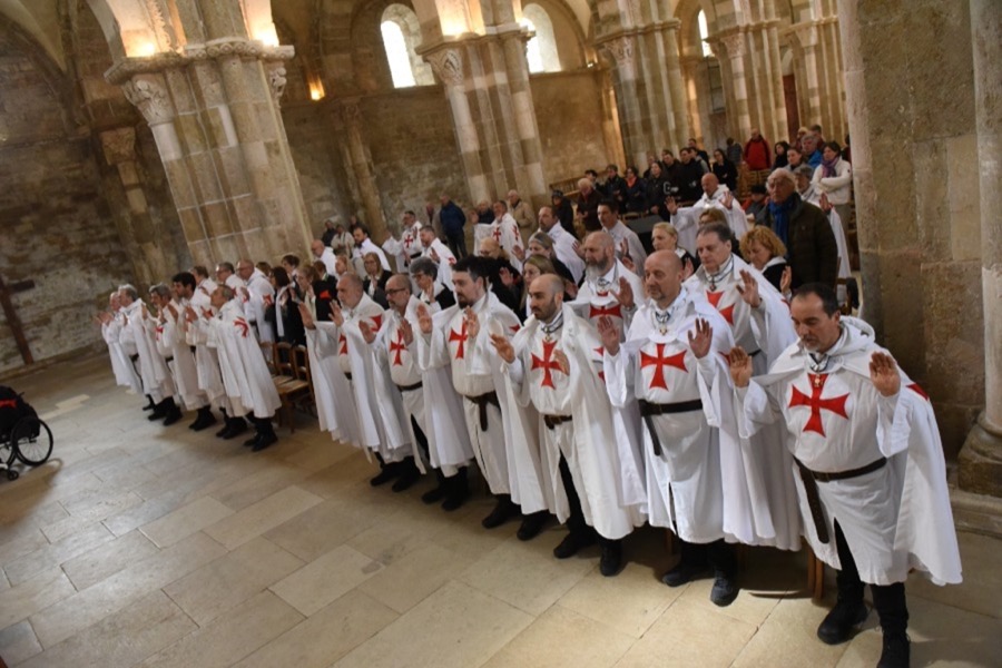 Retraite Spirituelle Internationale de Paris 2024 – 2 – Pèlerinage et participation à la Sainte Messe dans la Basilique Sainte-Marie-Madeleine de Vézelay