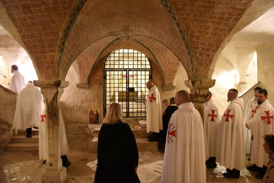 Retraite Spirituelle Internationale de Paris 2024 – 2 – Pèlerinage et participation à la Sainte Messe dans la Basilique Sainte-Marie-Madeleine de Vézelay