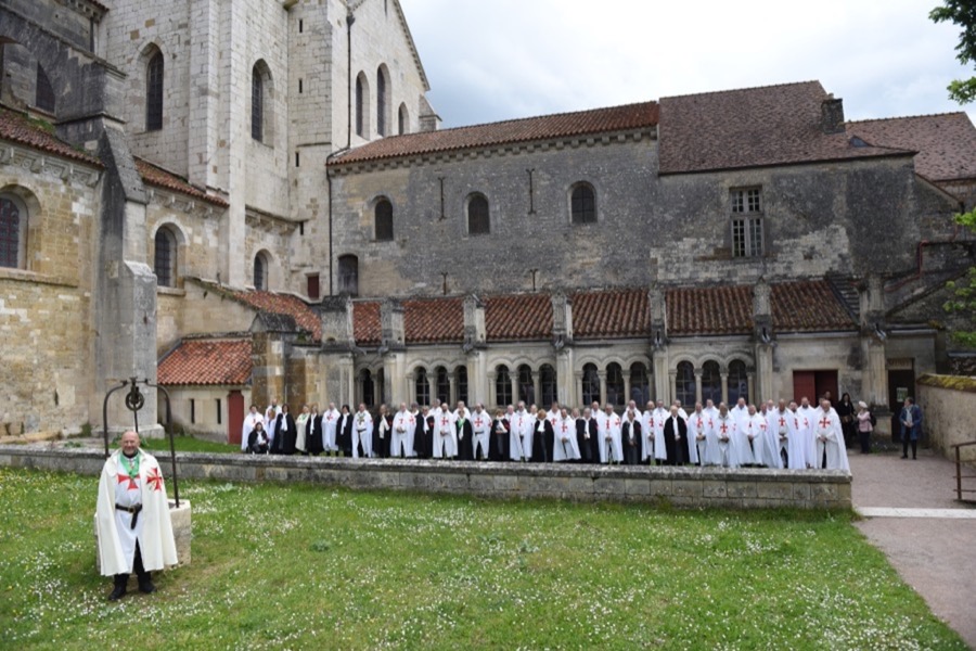 Retraite Spirituelle Internationale de Paris 2024 – 2 – Pèlerinage et participation à la Sainte Messe dans la Basilique Sainte-Marie-Madeleine de Vézelay