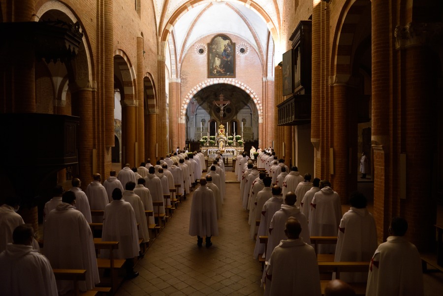 Santa Messa e Veglia notturna di Preghiera a Chiaravalle della Colomba, Chiaravalle (Piacenza) 31.10.2020