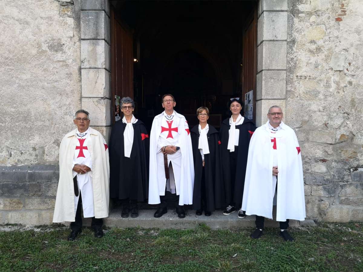 Exposition de la copie du Saint Suaire et conférence donnée par les Templiers Catholiques de France dans l’église de Saint-Valier, Saint-Girons, Ariège