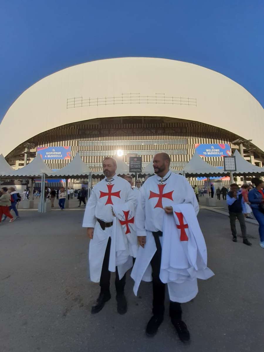 Rencontres Méditerranéennes 2023 -2- Participation à la Sainte messe célébrée par pape François dans le vélodrome de Marseille