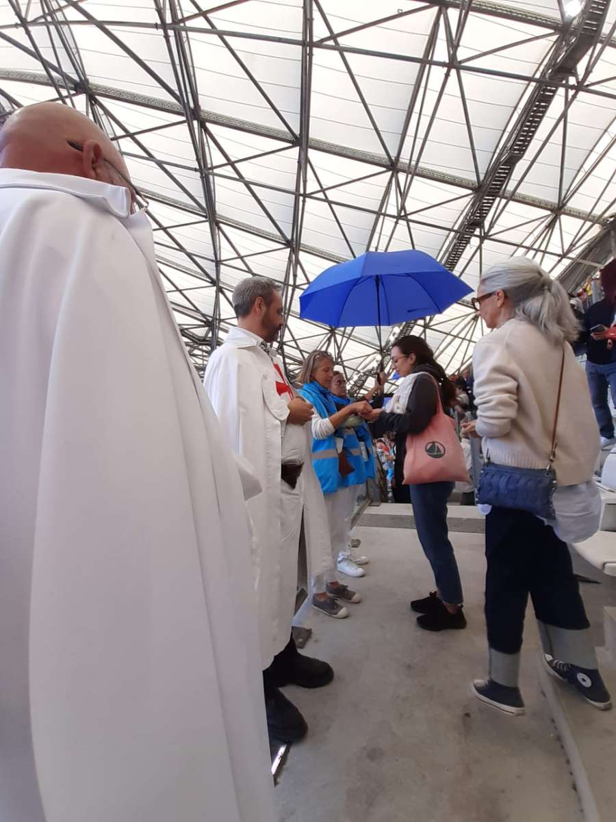Rencontres Méditerranéennes 2023 -2- Participation à la Sainte messe célébrée par pape François dans le vélodrome de Marseille