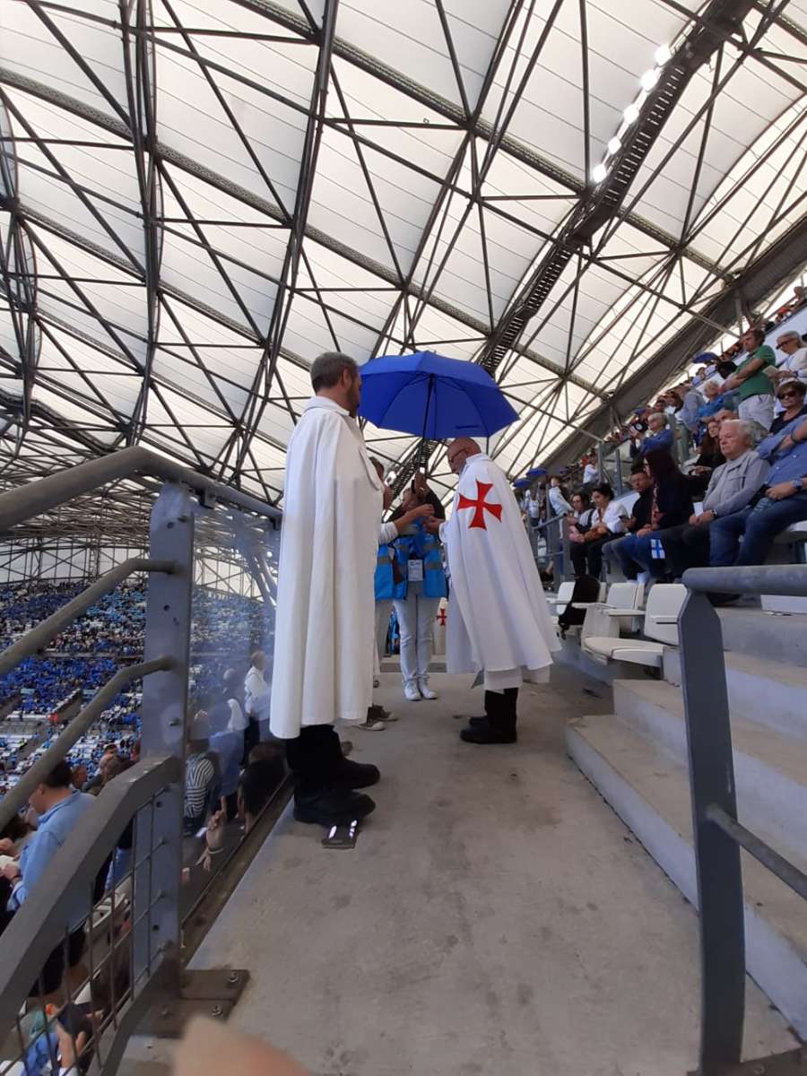 Rencontres Méditerranéennes 2023 -2- Participation à la Sainte messe célébrée par pape François dans le vélodrome de Marseille