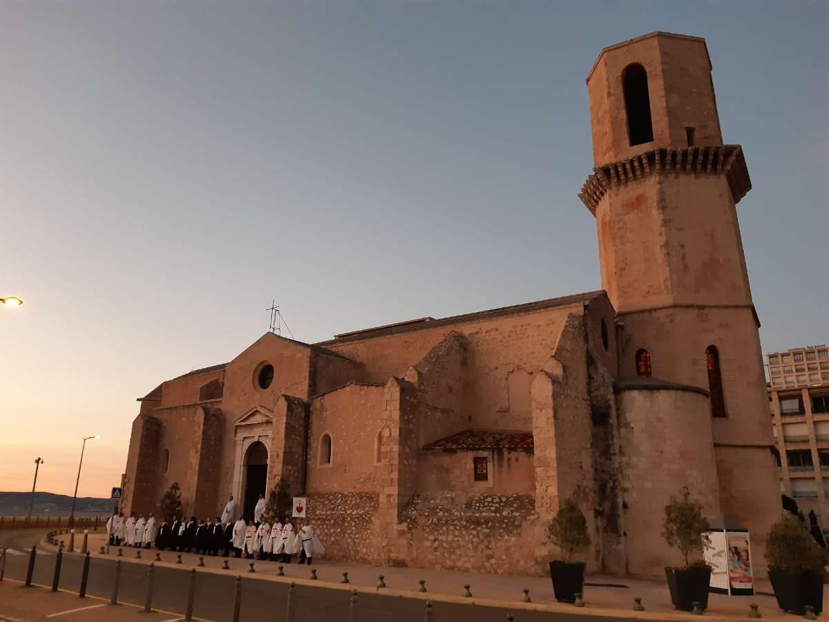 Rencontres Méditerranéennes -3- Ouverture de l’église de Saint-Laurent et retransmission en directe de la Sainte Messe célébrée par le pape François