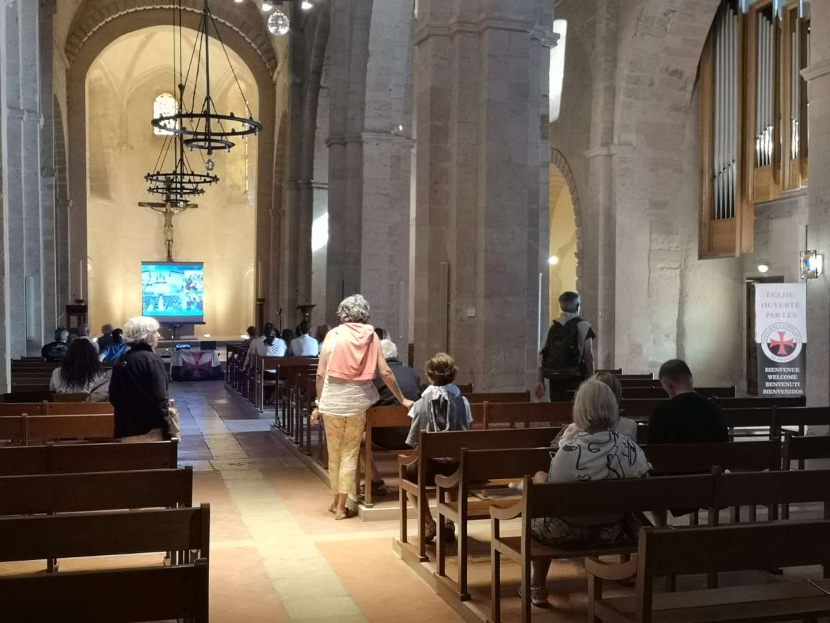 Rencontres Méditerranéennes -3- Ouverture de l’église de Saint-Laurent et retransmission en directe de la Sainte Messe célébrée par le pape François