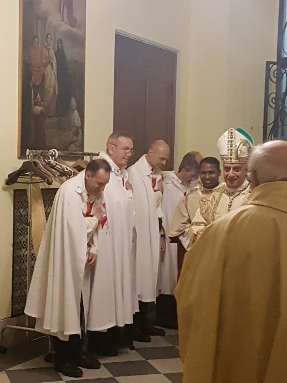 El Arzobispo Su Eminencia Monseñor Fisichella preside la solemnidad de San Juan Leonardi en el Santuario de Santa Maria In Portico en Campitelli