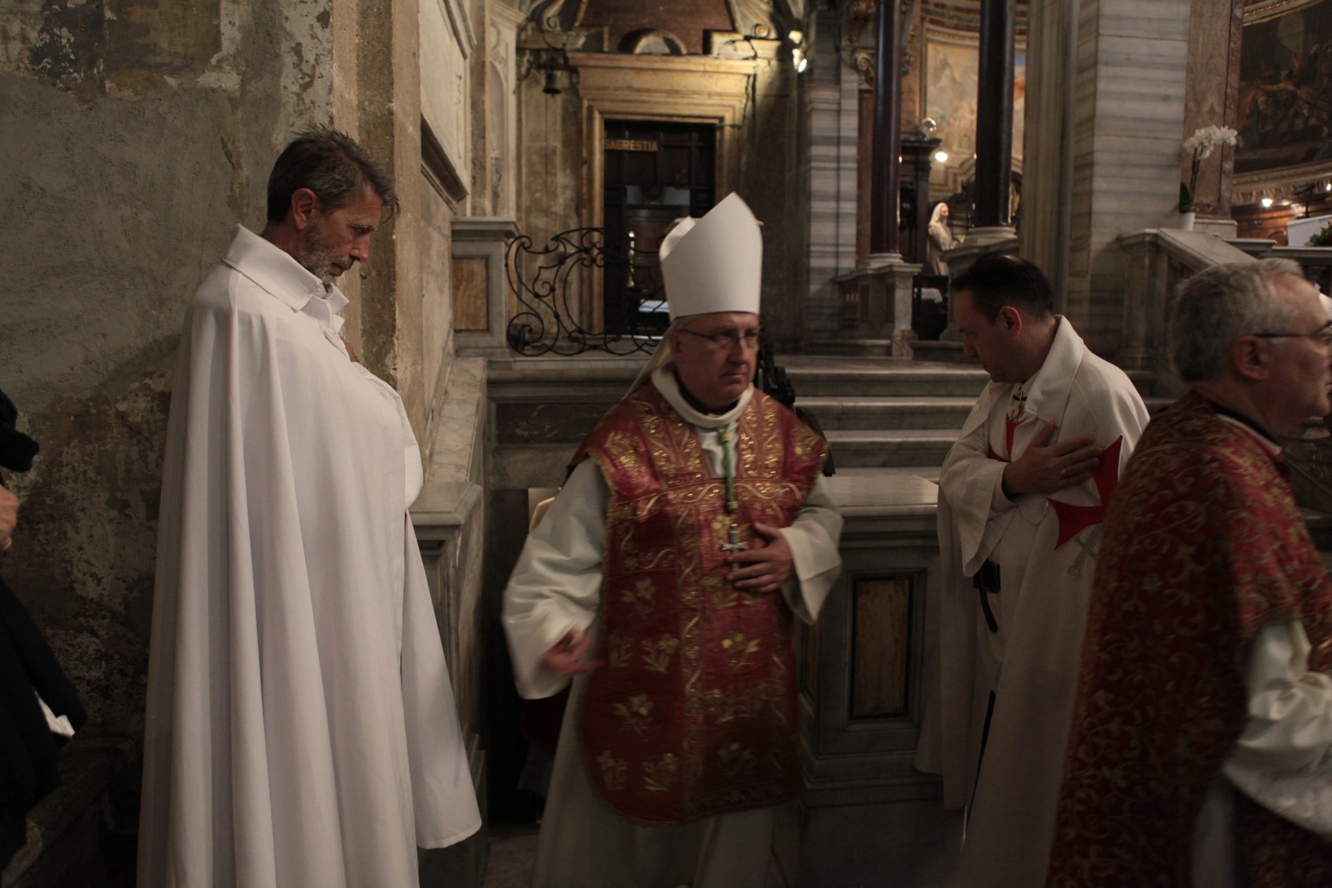 Su Eminencia Reverendo Edwin Frederick Cardenal O’Brien Gran Maestro de la Orden Ecuestre del Santo Sepulcro de Jerusalén celebra misa en la Basílica de San Marco Evangelista en Campidoglio