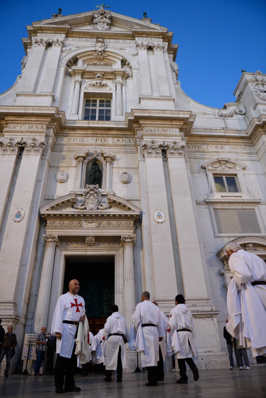 Procession de Pentecôte avec l’Archevêque – Sainte Maison de Lorette – 19 mai 2018