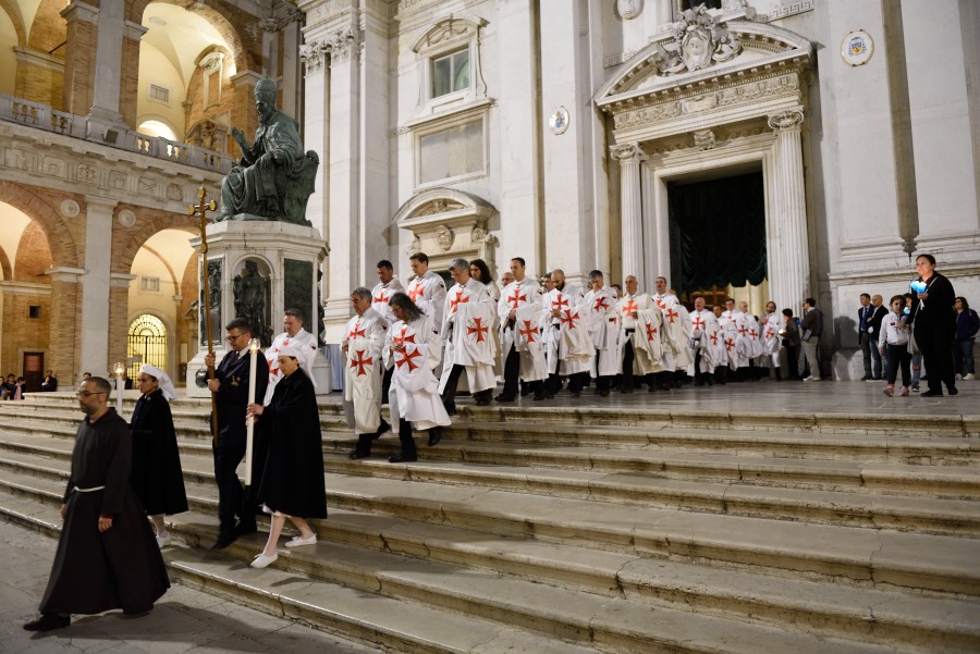 Procession de Pentecôte avec l’Archevêque – Sainte Maison de Lorette – 19 mai 2018