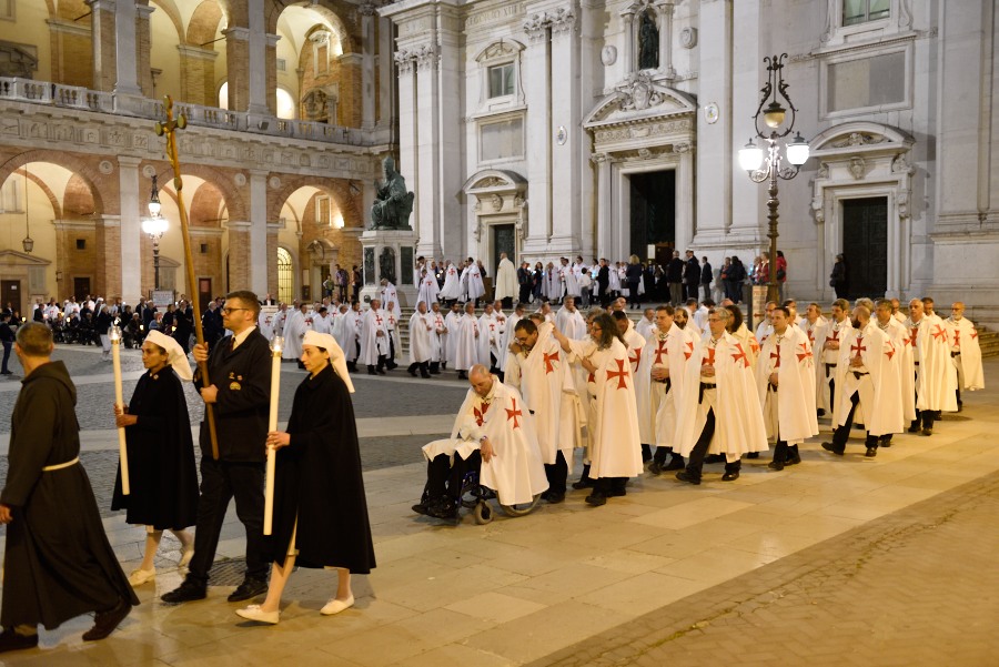 Procession de Pentecôte avec l’Archevêque – Sainte Maison de Lorette – 19 mai 2018