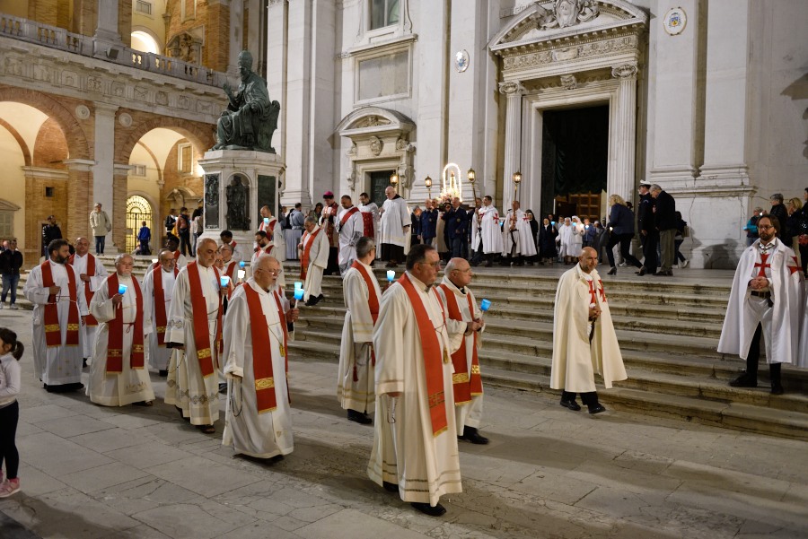 Procession de Pentecôte avec l’Archevêque – Sainte Maison de Lorette – 19 mai 2018