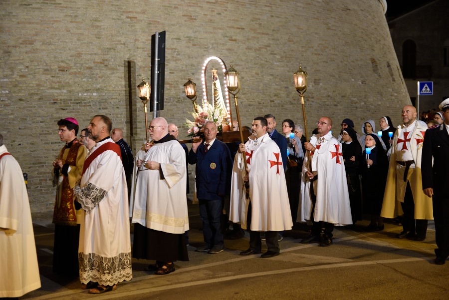 Procession de Pentecôte avec l’Archevêque – Sainte Maison de Lorette – 19 mai 2018
