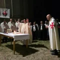 Templari in preghiera nella notte