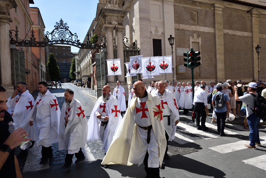 Convento Generale e Ritiro Spirituale a Roma, camminata silenziosa per la Fede per le vie della città alla presenza del Cardinale Patrono S. Em. Mons. Francesco Card. Monterisi (21-23 Giugno 2024)