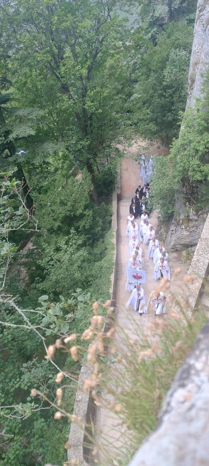 Retraite spirituelle nationale France 2024 – 1 – Pèlerinage à la Grotte Sanctuaire de Sainte Marie Madeleine dans le massif de la Sainte Baume