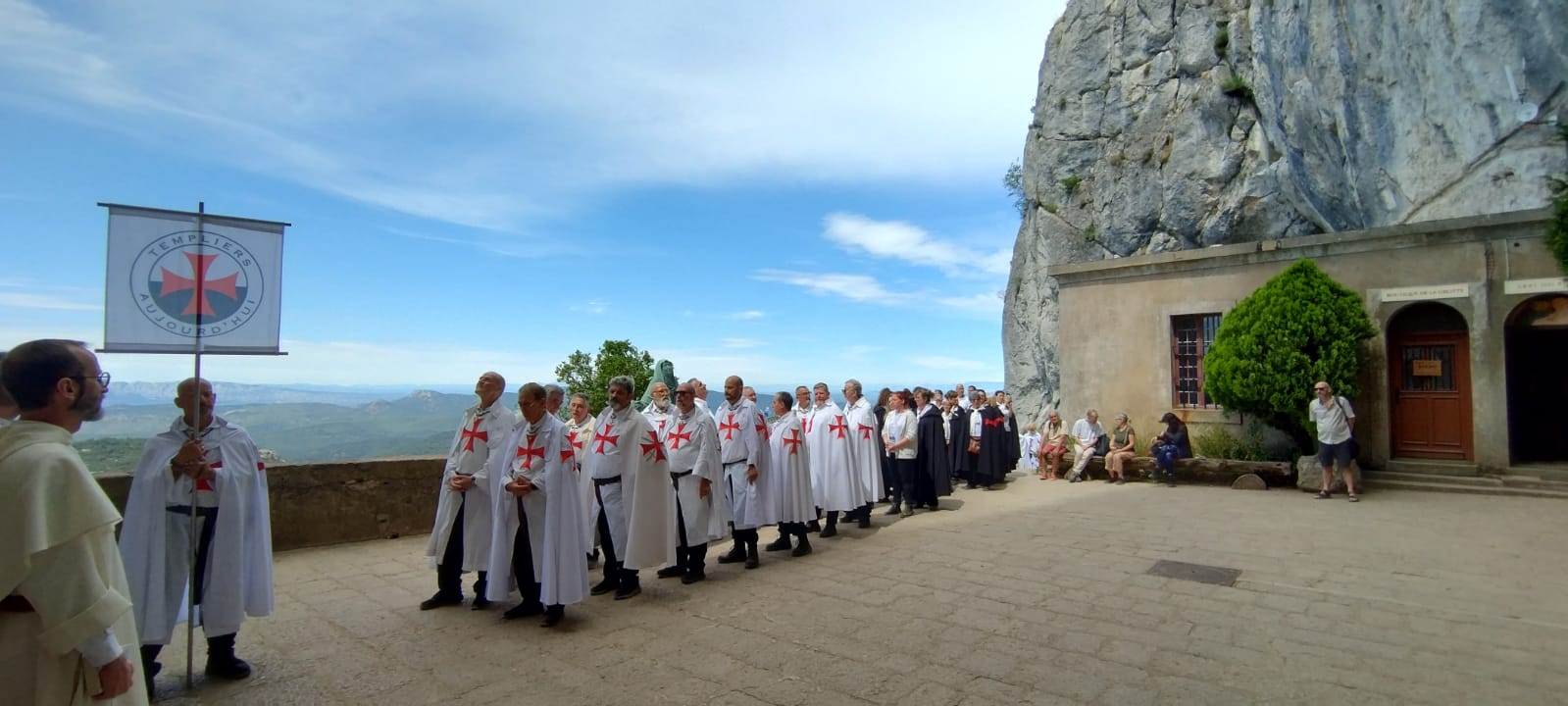 Retraite spirituelle nationale France 2024 – 1 – Pèlerinage à la Grotte Sanctuaire de Sainte Marie Madeleine dans le massif de la Sainte Baume