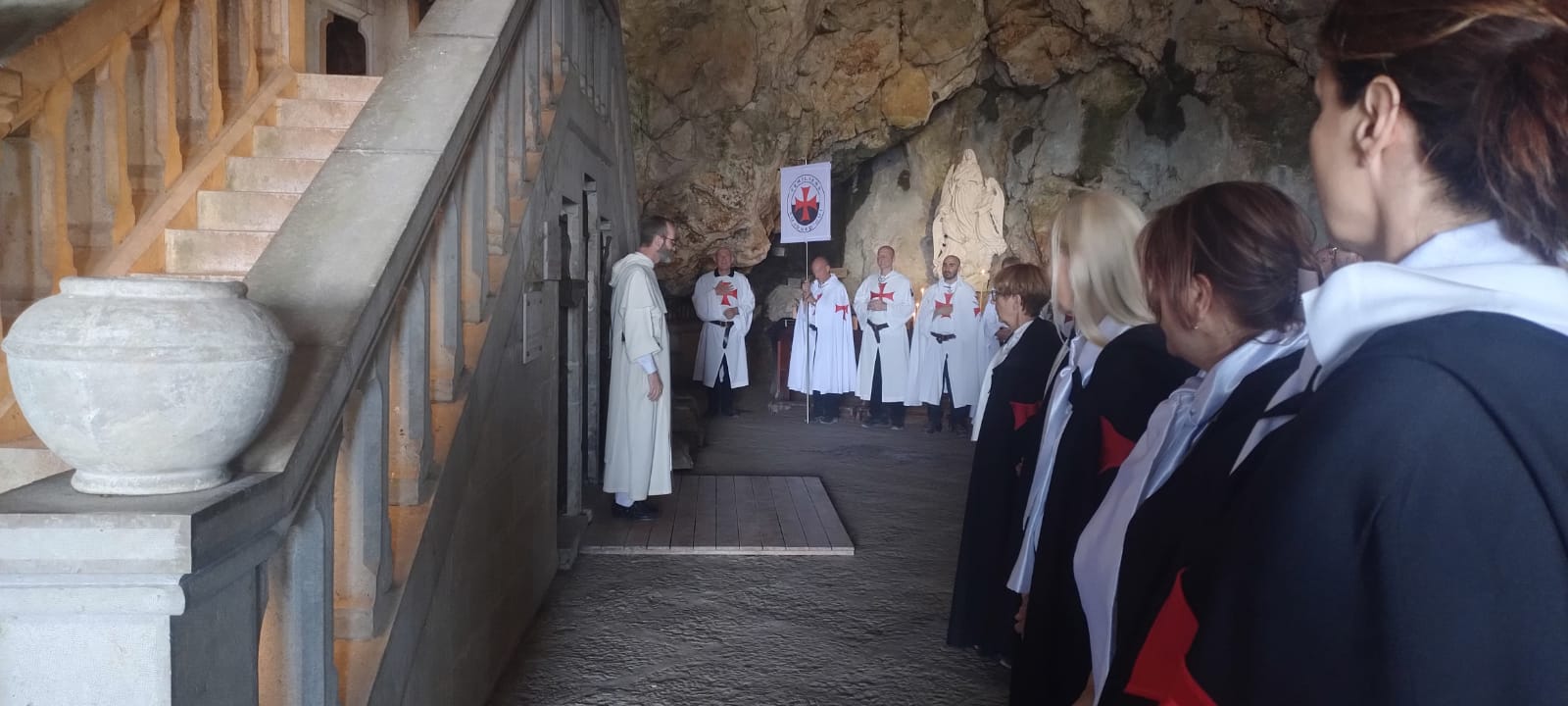 Retraite spirituelle nationale France 2024 – 1 – Pèlerinage à la Grotte Sanctuaire de Sainte Marie Madeleine dans le massif de la Sainte Baume