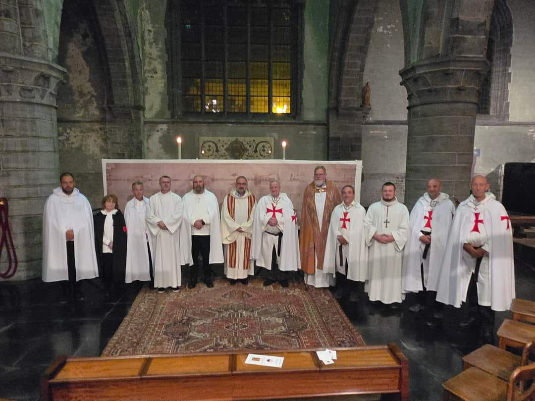 Exposition de la copie grandeur nature du Saint Suaire dans l’église Saint-Brice, Tournai, Belgique