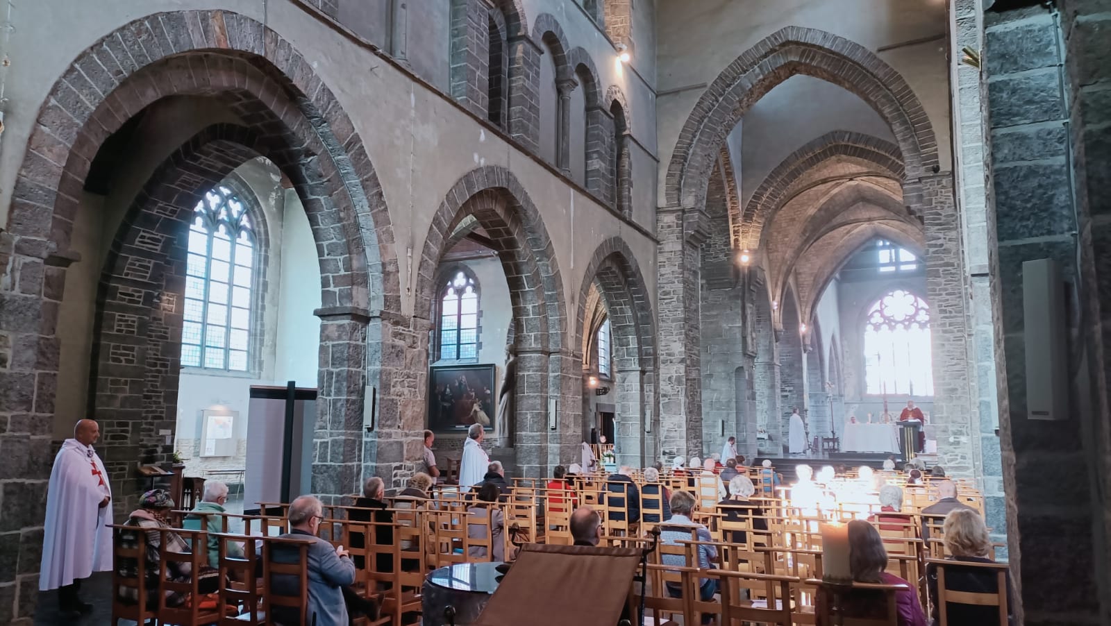 Exposition de la copie grandeur nature du Saint Suaire dans l’église Saint-Brice, Tournai, Belgique