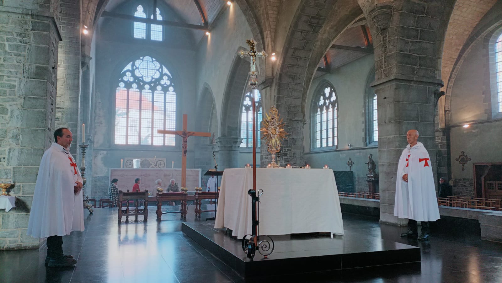 Exposition de la copie grandeur nature du Saint Suaire dans l’église Saint-Brice, Tournai, Belgique