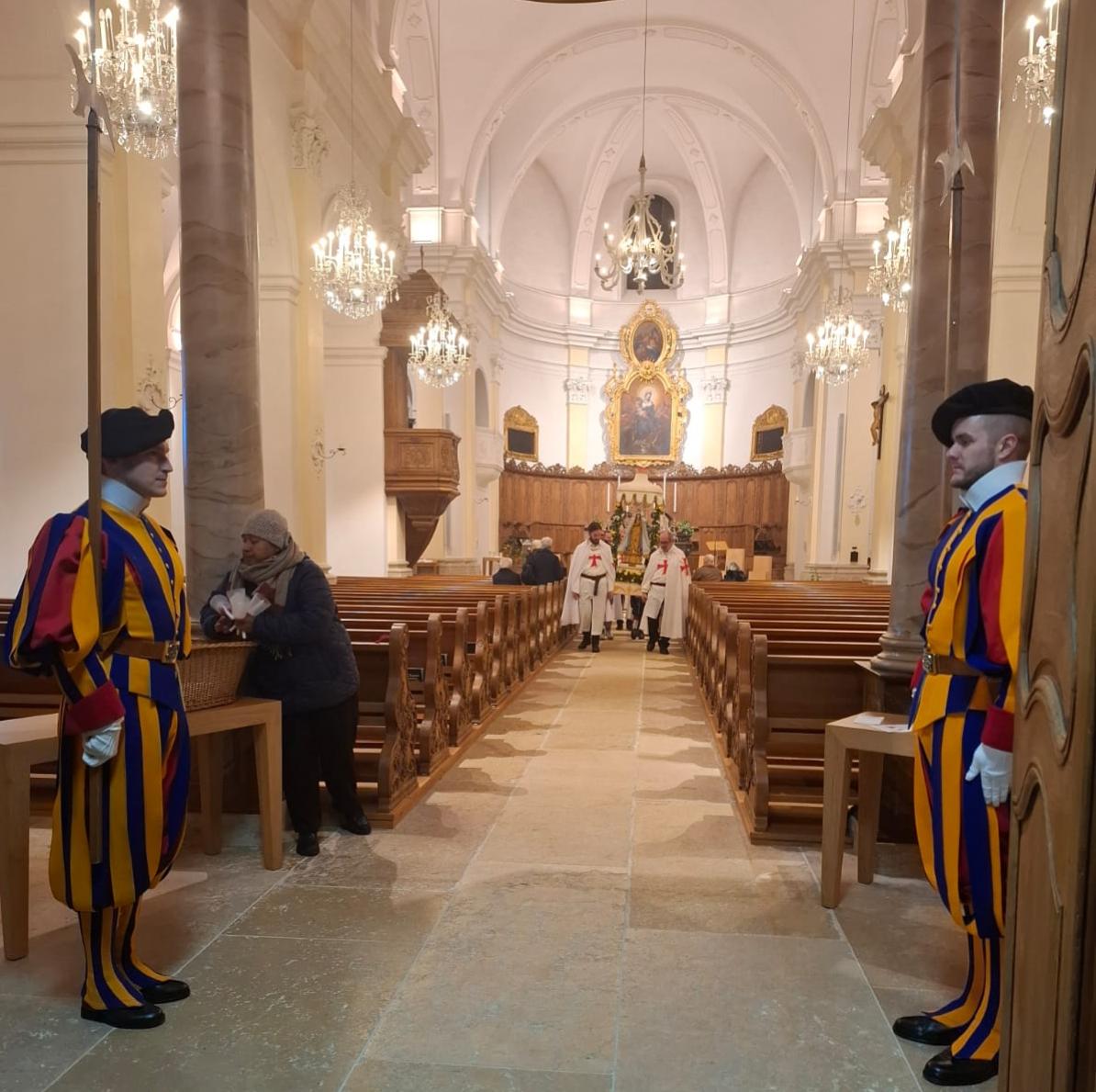 Santa Messa e processione nel giorno dell’Immacolata nella Chiesa di San Marcel, Place de l’Eglise 3, 2800 Delémont, nel Canton Giura (Svizzera) (Dicembre 2024)