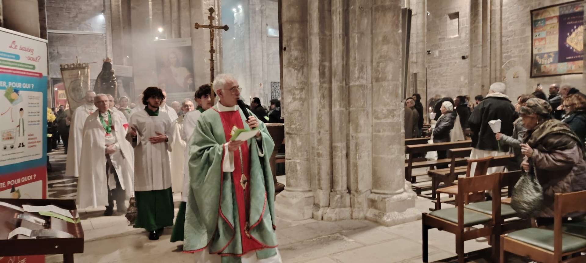 Les Templiers participent à la procession traditionnelle et à la messe à l’occasion de l’octave de la Chandeleur à l’abbaye Saint-Victor, à Marseille, en l’honneur de Notre-Dame de Confession.