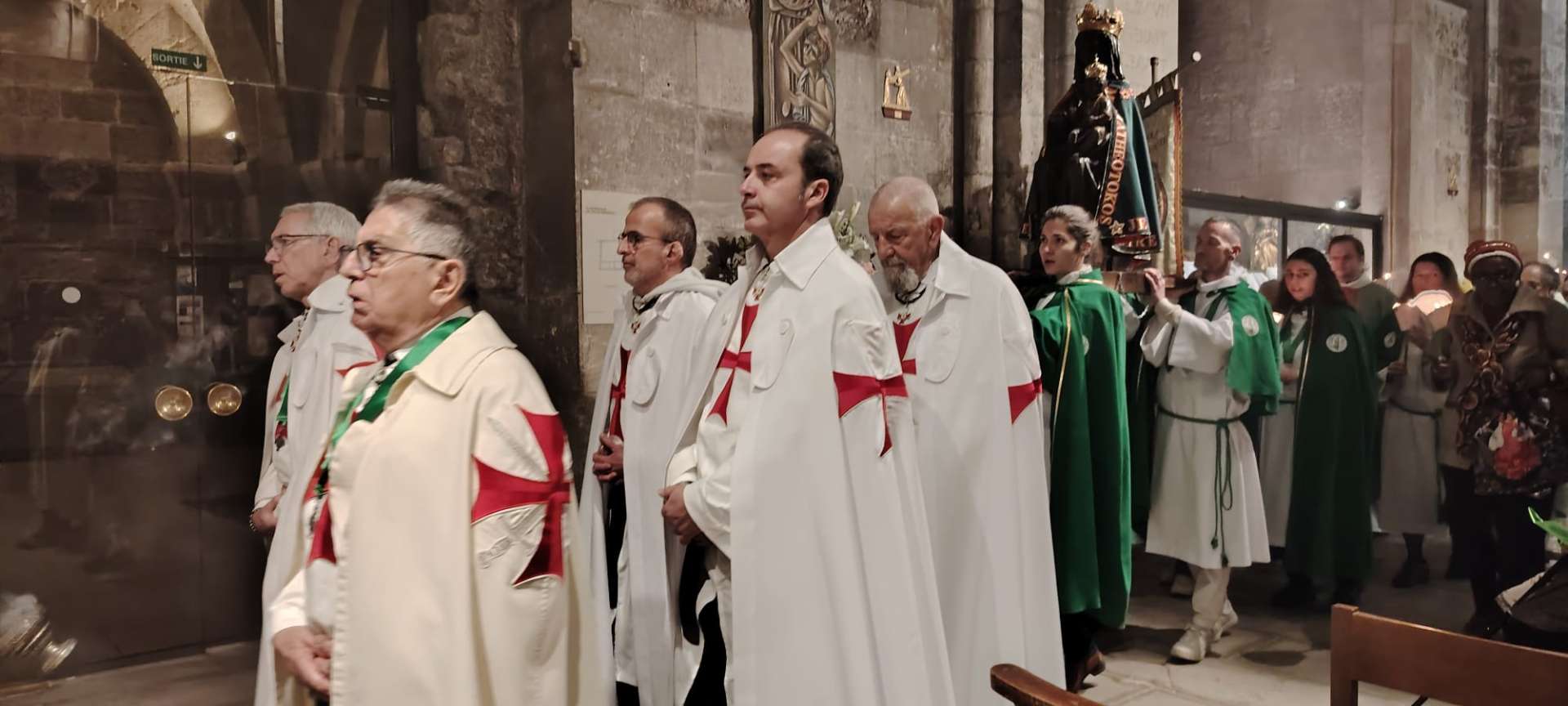Les Templiers participent à la procession traditionnelle et à la messe à l’occasion de l’octave de la Chandeleur à l’abbaye Saint-Victor, à Marseille, en l’honneur de Notre-Dame de Confession.