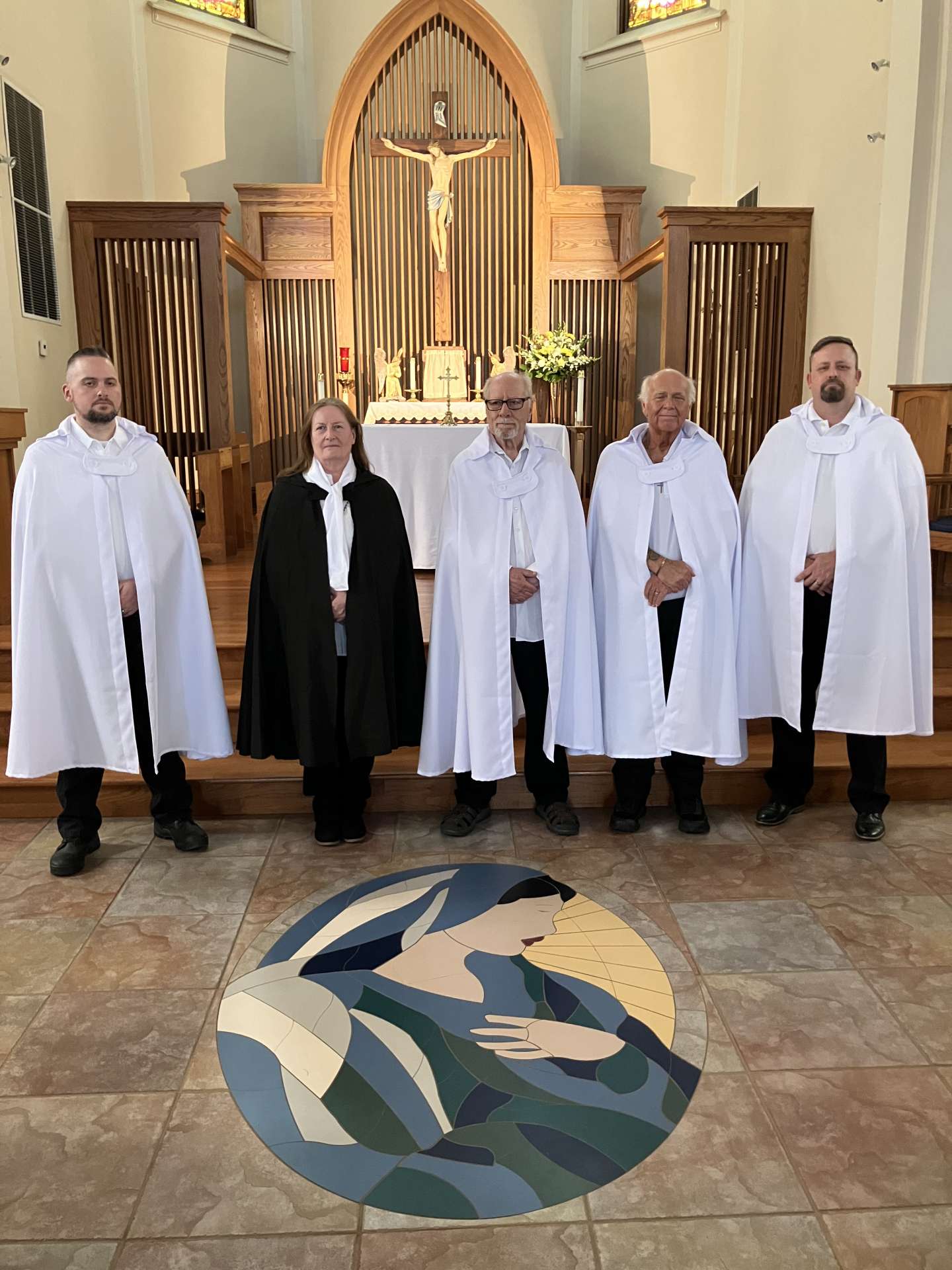 Retreat and attendance at Holy Mass at the Church of the Queen of the Apostles in Wisconsin, USA