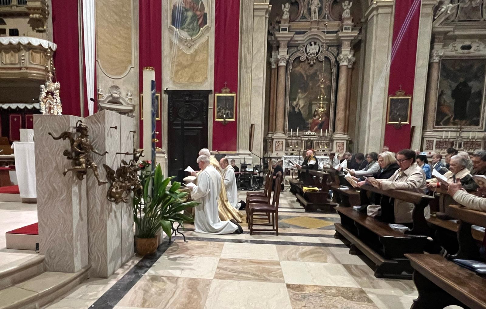 Adorazione del Santissimo con la partecipazione di S. E. Mons Giovanni D’Ercole a Botticino (Brescia) (Maggio 2026)