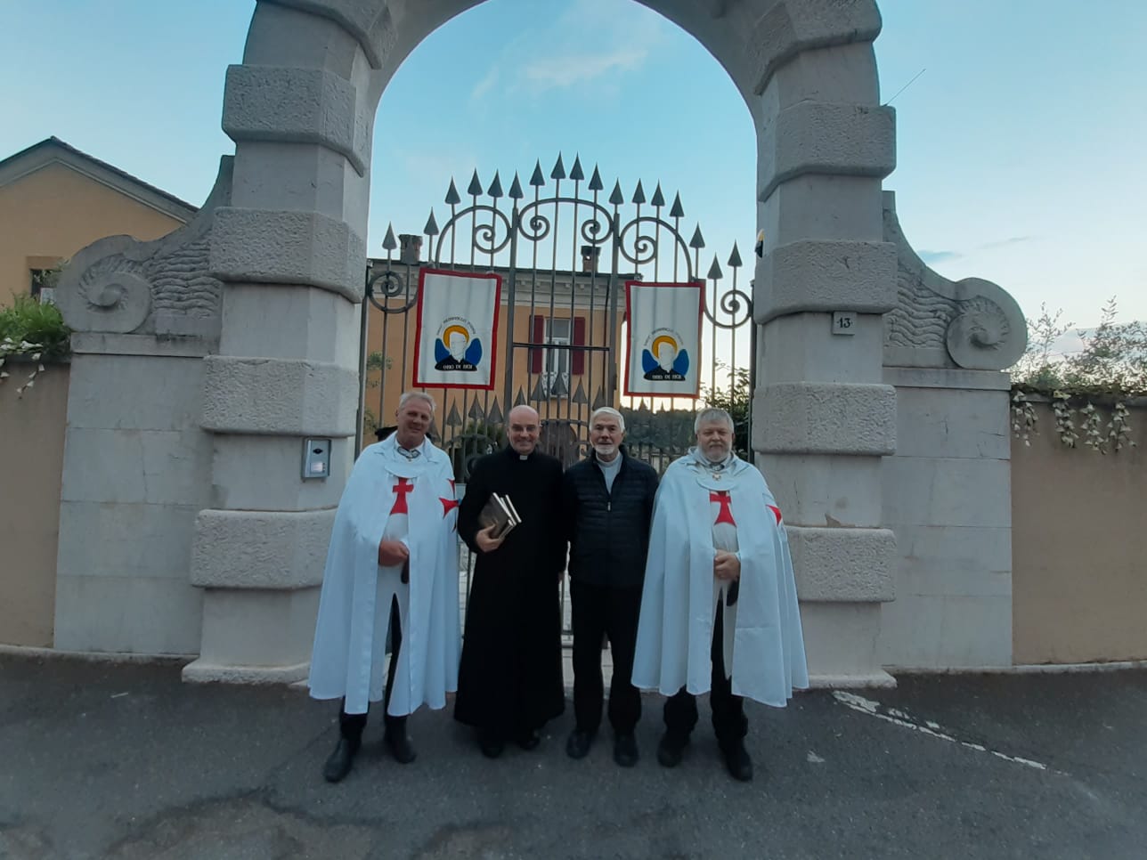 Adorazione del Santissimo con la partecipazione di S. E. Mons Giovanni D’Ercole a Botticino (Brescia) (Maggio 2026)