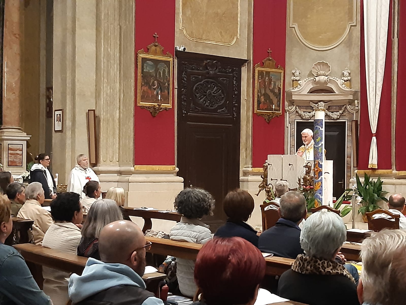Adorazione del Santissimo con la partecipazione di S. E. Mons Giovanni D’Ercole a Botticino (Brescia) (Maggio 2026)
