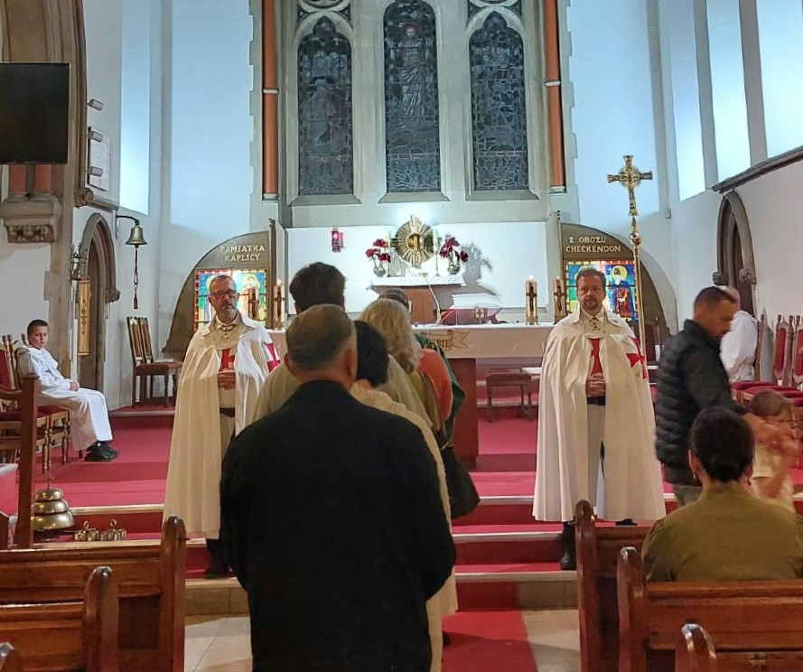 Holy Mass at the Church of the Sacred Heart of Jesus in Reading, Berkshire (England)